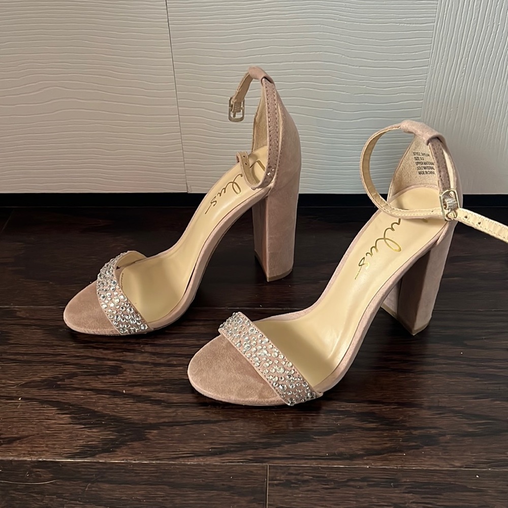 Lulu’s Taylor Suede Blush Ankle Strap Heels, Size 5.5